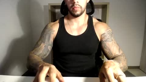 Logan Wolfp online show from August 4, 1:57 am
