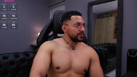 loganmartinx online show from August 9, 12:44 am