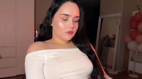 lola_razee online show from August 1, 8:04 pm