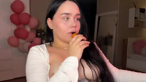 lola_razee online show from August 8, 1:49 am