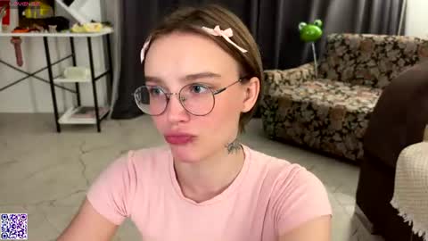 lolaatatee online show from July 21, 9:39 pm