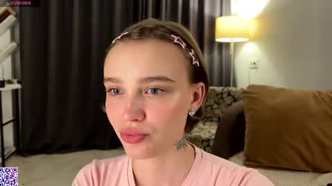 lolaatatee online show from August 7, 8:42 pm