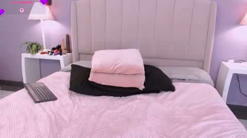 lolagolden1 online show from August 2, 12:23 pm