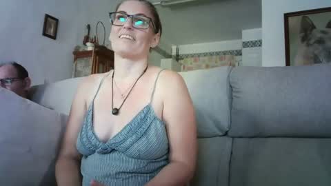 LOLA HUESO y ERIC online show from September 3, 2:20 pm