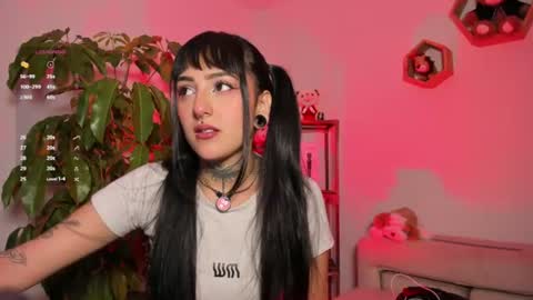 Lola online show from July 30, 11:44 pm