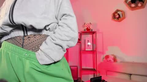 Lola online show from August 2, 3:02 am