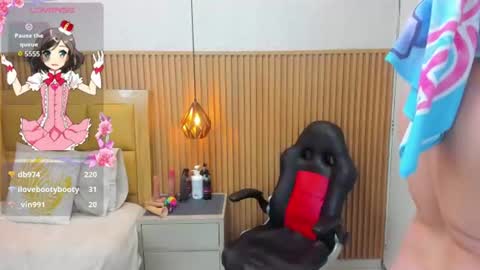 LOLA online show from August 15, 8:40 am