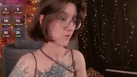 lolami_ online show from July 24, 10:07 am