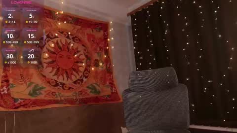 lolami_ online show from July 28, 8:31 am