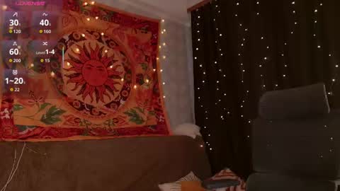 lolami_ online show from August 9, 1:12 pm