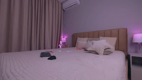 Lola online show from July 17, 8:42 pm