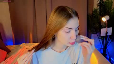 Lola online show from March 26, 9:24 am