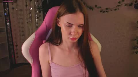 Lola online show from March 29, 5:10 pm