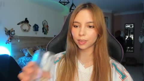 Lola doll online show from August 4, 4:48 pm
