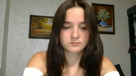 lole_di online show from August 8, 9:15 pm