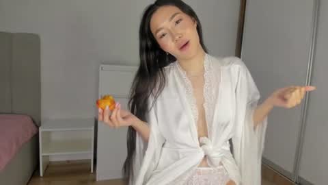 Asami online show from August 4, 8:00 am
