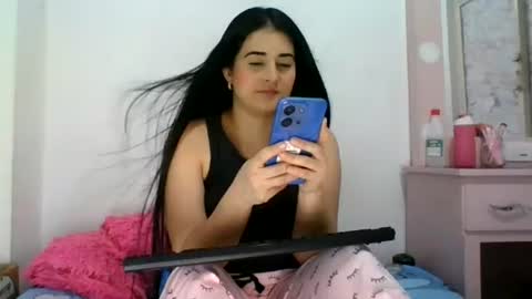 estehfania online show from August 13, 1:19 am