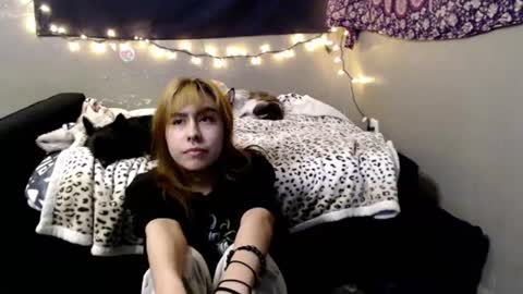 londonray online show from August 14, 4:38 am