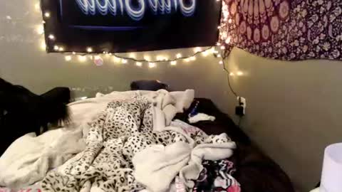 londonray online show from August 16, 3:32 am