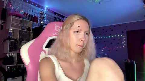 lone1y_bunny online show from August 1, 3:40 pm