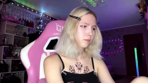 lone1y_bunny online show from August 13, 3:04 pm