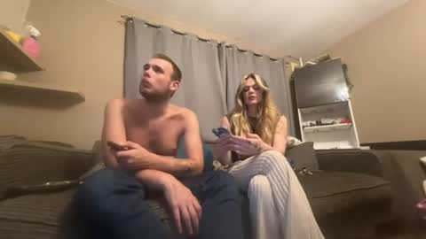 Unknowncouple online show from September 1, 8:43 pm
