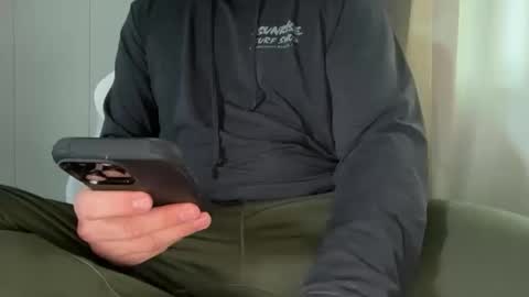 longjonlee online show from May 4, 12:39 pm