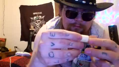 lonleyvergin1999 online show from July 18, 5:52 am
