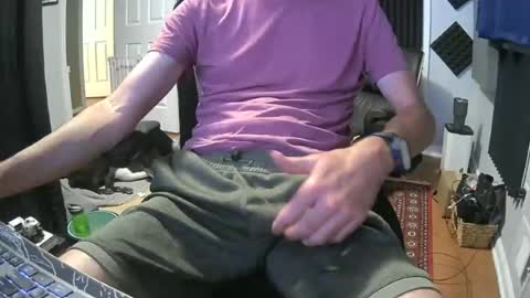 looselycut online show from July 4, 11:01 am