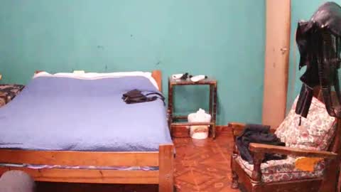 lopezzzmia online show from August 1, 12:49 am