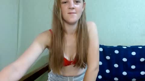 lora879 online show from July 14, 8:18 am