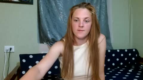 lora879 online show from July 25, 8:35 pm