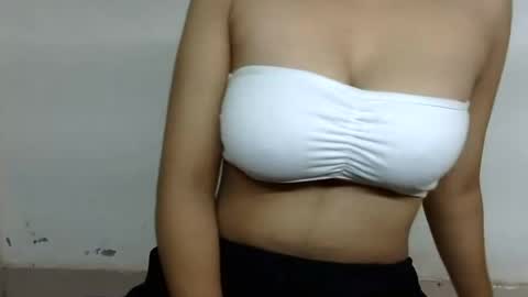 Loraa online show from August 11, 2:02 am