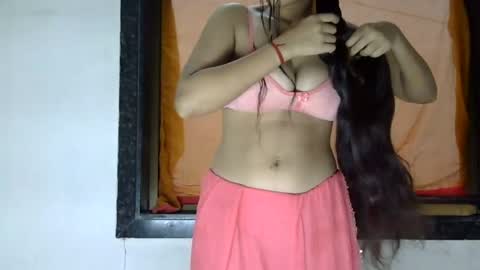 Loraa online show from August 12, 1:02 pm