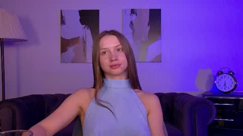 LoraVey online show from August 6, 8:30 pm