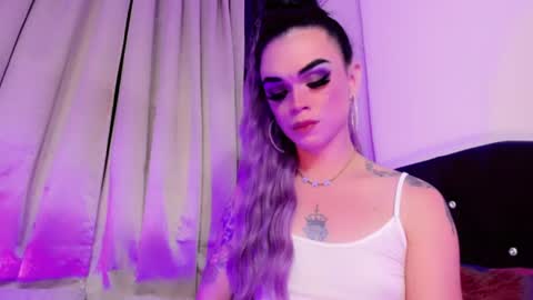 lesly lorena online show from July 30, 8:43 am