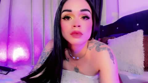 lesly lorena online show from July 31, 8:09 am