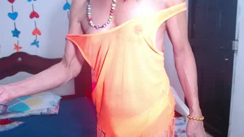 Lorena Capelli online show from August 11, 11:45 am