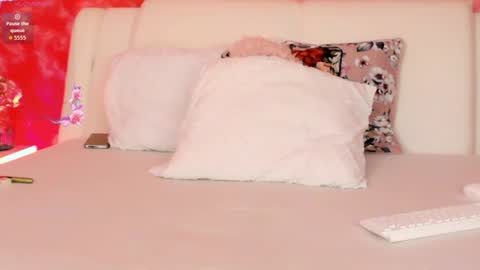 lorenafire online show from August 6, 9:52 am