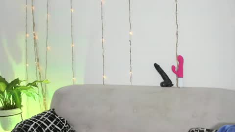 L O R E N online show from August 13, 12:02 am