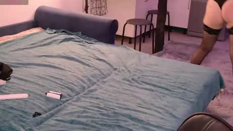 Lorenzia online show from August 13, 5:43 am