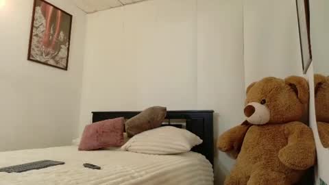 Loretahorny25 online show from August 4, 7:11 pm