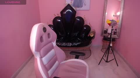lorethe_demon online show from April 21, 3:00 pm