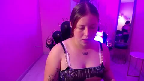 lorethe_demon online show from April 24, 10:52 am