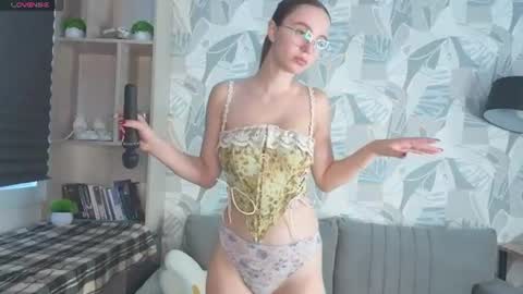 lorettedarsi online show from August 14, 1:09 am