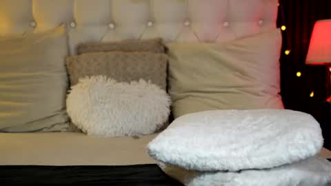 LoretteLorena  Sarah online show from August 8, 9:42 am