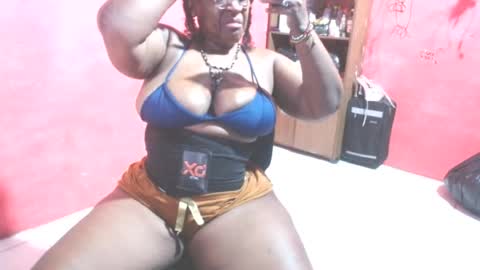 loretybigasshot online show from August 3, 11:50 am