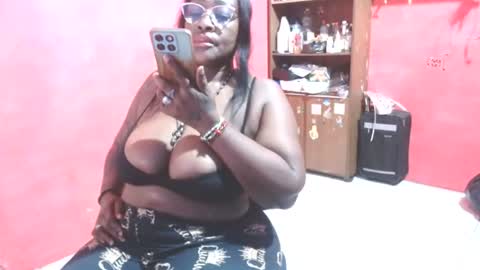loretybigasshot online show from August 11, 1:24 pm