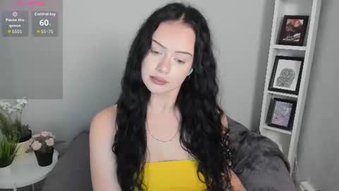 Lori online show from August 8, 4:01 am