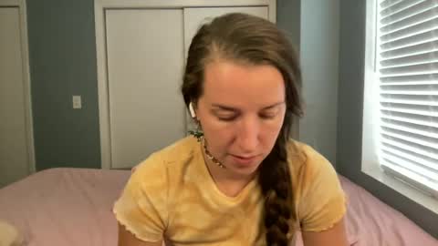 lothlori online show from July 11, 11:22 pm